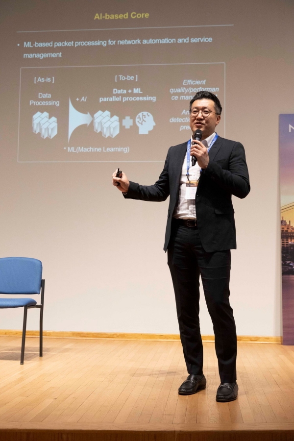 11월 초 미국 뉴욕에서 열린 ‘6G 브루클린 서밋’에서 류탁기 SKT 인프라 기술 담당이 기조 연설을 하고 있다. [SKT 제공]