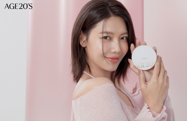 애경산업의 ‘AGE20’S’ ‘디오리진 에센스 팩트’(THE ORIGIN ESSENCE PACT)를 출시했다. (사진=애경산업)