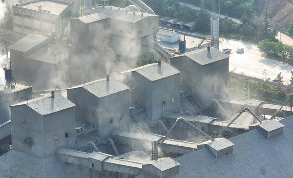 시멘트 업체 공장 전경. [환경자원순환업생존대책위원회 제공]