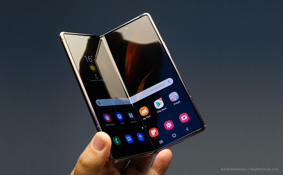 폴더블 스마트폰 참고 사진. [셔터스톡 제공]