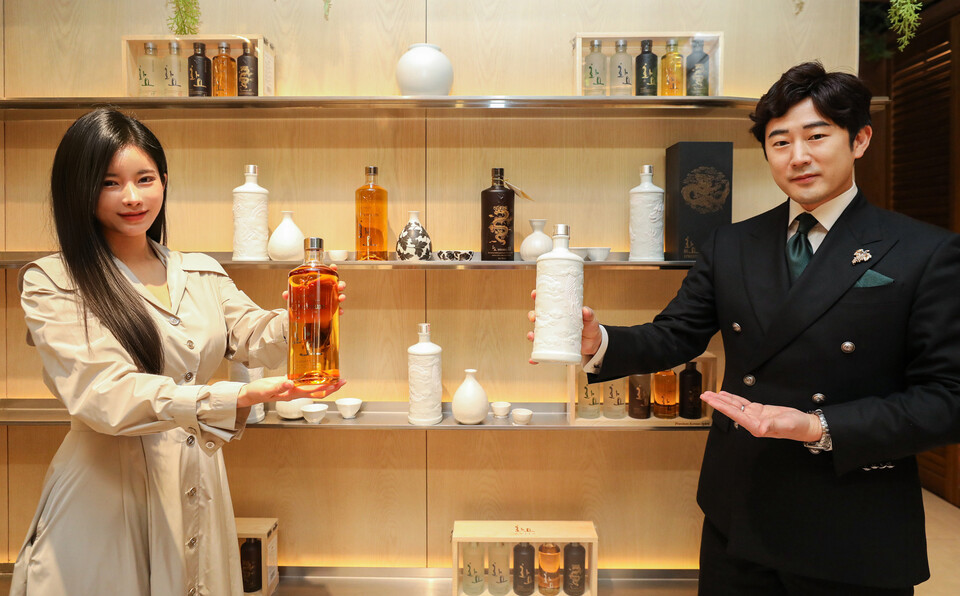 현대백화점이 화요·광주요 콜라보 한정 패키지 프로모션을 진행한다. [현대백화점 제공]