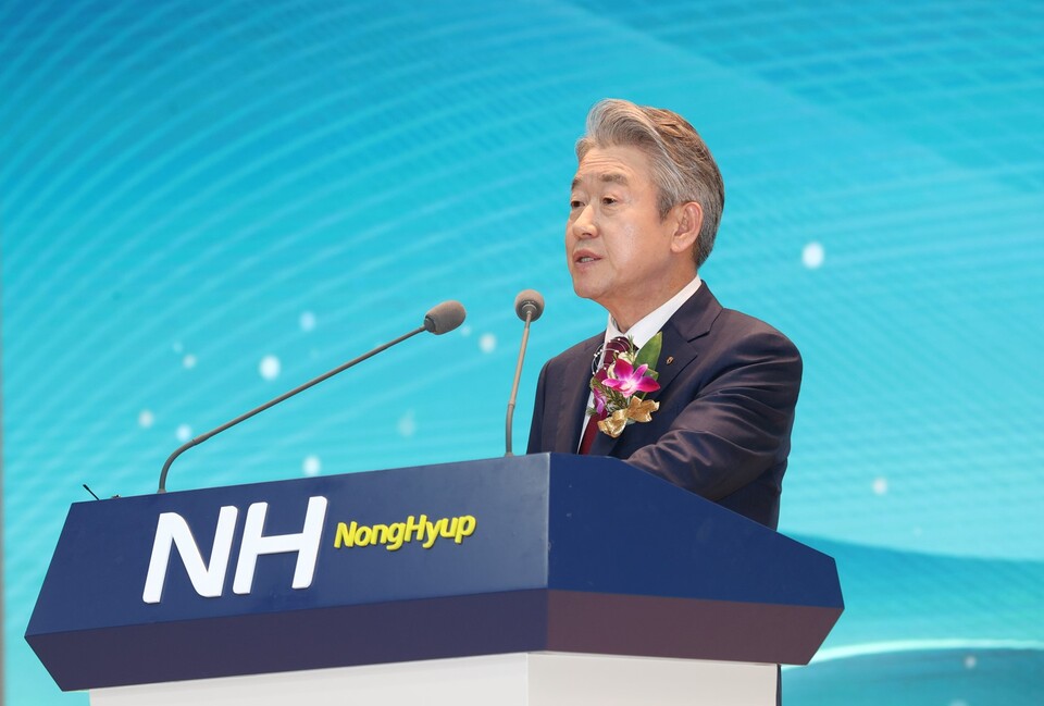 11일 서울 중구 농협중앙회 본관에서 열린 '강호동 제25대 농협중앙회장 취임식'에서 강호동 회장이 취임사를 하고 있다. [농협 제공]