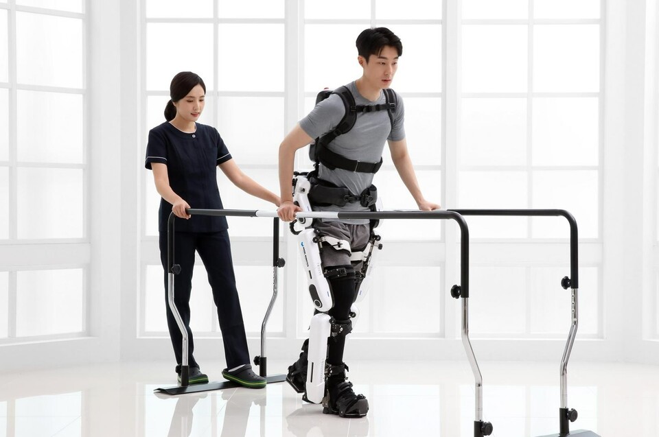 엔젤로보틱스의 주요 제품으로는 재활의료 분야의 ‘엔젤메디’, 산업안전 분야의 ‘엔젤기어’, 일상생활 보조의 ‘엔젤슈트’, 부품·모듈 브랜드 ‘엔젤키트’ 등이 있다. [엔젤로보틱스 제공]