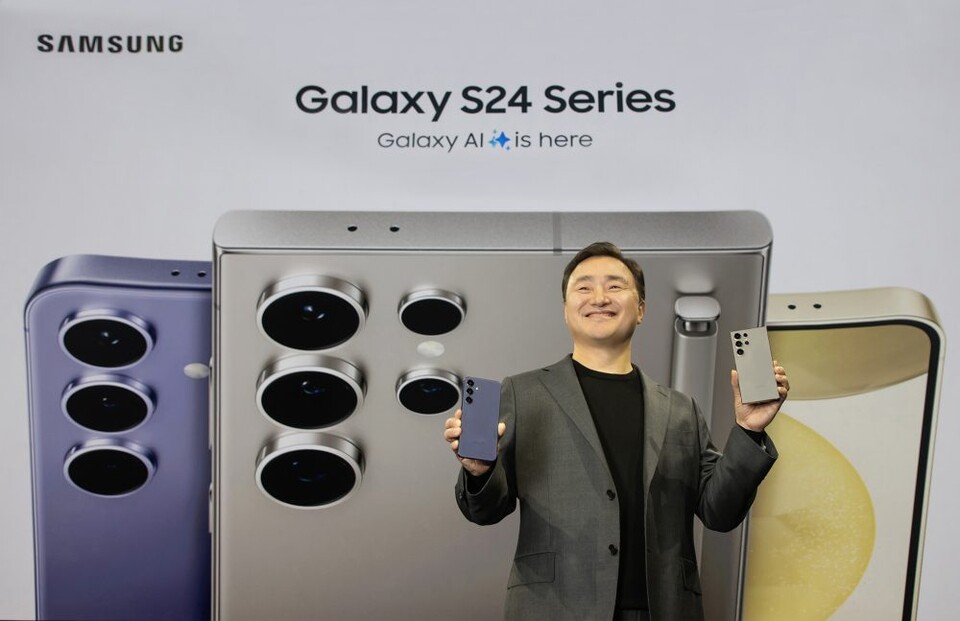 미국 새너제이에 위치한 SAP센터에서 개최된 ‘갤럭시 언팩 2024(Galaxy Unpacked 2024)’ 행사에서 ‘갤럭시 S24 시리즈’를 소개하는 삼성전자 MX사업부장 노태문 사장. [삼성전자 제공]