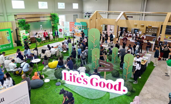 LG전자가 지난 4월 인도네시아 칠랙스 수디르만 자카르타에서 지속가능한 라이프스타일을 경험하는 고객 체험공간을 운영했다. 또한 ‘제로 푸드 웨이스트(Zero Food Waste)’를 실천하는 다양한 이벤트를 진행했다.