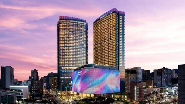 롯데관광개발이 운영하는 제주 드림타워 전경.