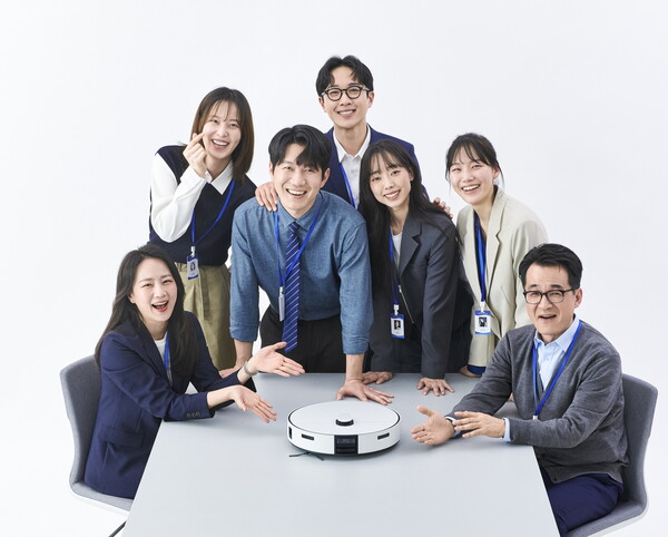 펀딩 참여자 지인이 '세상 모든. 축하의 순간엔 기프트 펀딩(Gift Funding)' 캠페인에 참여해 '비스포크 AI 스팀'을 선물하고 있다.