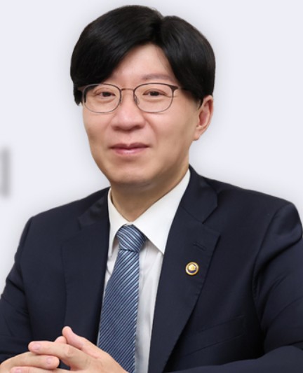 금융위원회가 당초 이달말까지 한시 적용하려던 공매도 전면금지 조치를 내년 3월30일까지 연장한 다음 곧바로 3월31일부터 재개를 허용한다. 김소영 금융위원회 부위원장 자료 이미지 [금융위원회 제공]