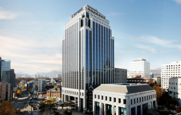 서울보증보험이 지난해 10월 부진한 수요예측 결과가 나온 직후인 11월 유가증권시장 IPO계획을 자진 철회한 지 10개월만에 코스피 상장을 재추진한다. 서울보증보험 사옥 전경 [서울보증보험 제공]