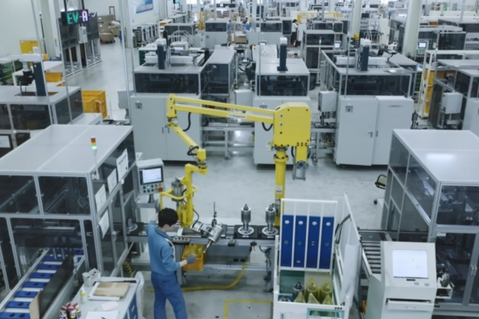 포스코모빌리티솔루션 천안공장에서 구동모터코아를 생산하고 있는 모습. [포스코인터내셔널 제공]