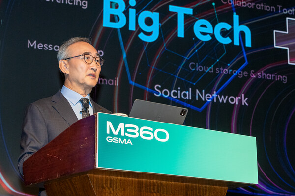 M360에서 기조연설 중인 김영섭 대표 [KT 제공]