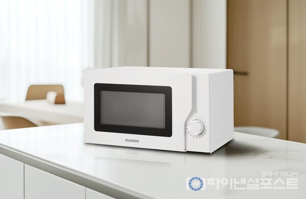 쿠쿠전자가 전자레인지 신제품을 출시했다. [쿠쿠전자 제공]
