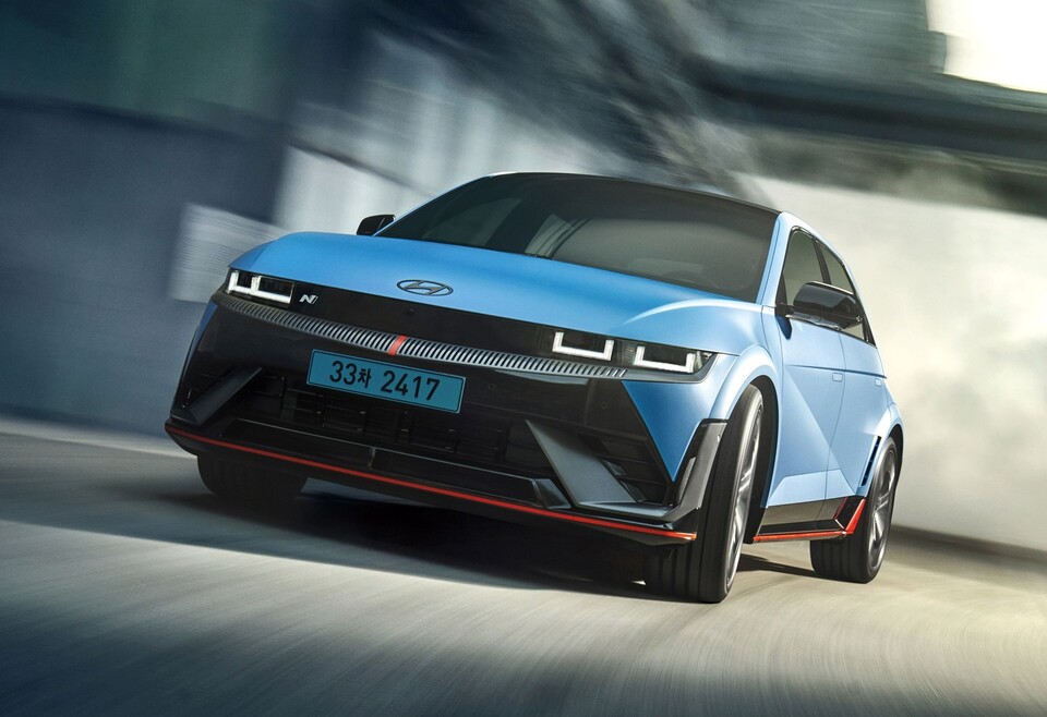 현대자동차가 첨단 전동화 기술을 집약한 고성능 전기차 아이오닉 5 N의 연식변경 모델 ‘2025 아이오닉 5 N’을 최근 출시했다. [현대차 제공]