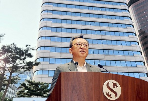 정상혁 신한은행장이 글로벌 컨퍼런스 위크에서 환영사를 하고 있는 모습[사진=신한은행]