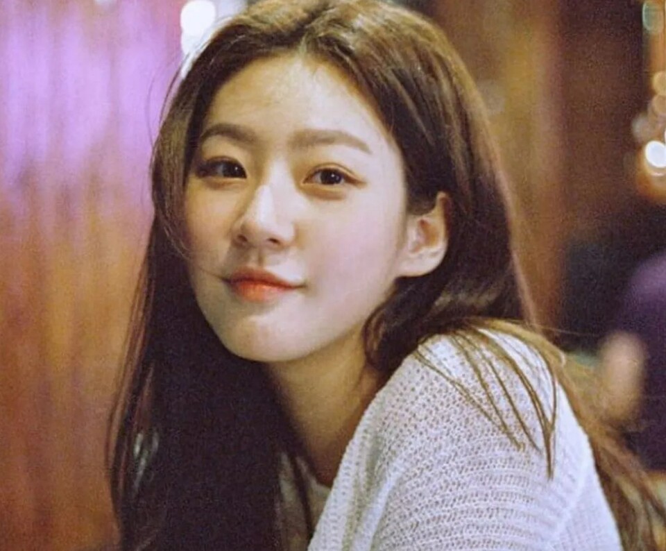 故 김새론은 2001년생으로 2009년 영화 '여행자'로 데뷔해 '아저씨', '바비' 등 다수의 작품에 출연하며 주목받았다. [김새론 인스타그램 갈무리]