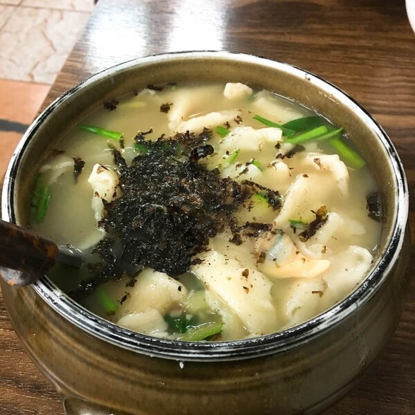 삼청동수제비의 수제비- 식신 마포면먹러님의 리뷰