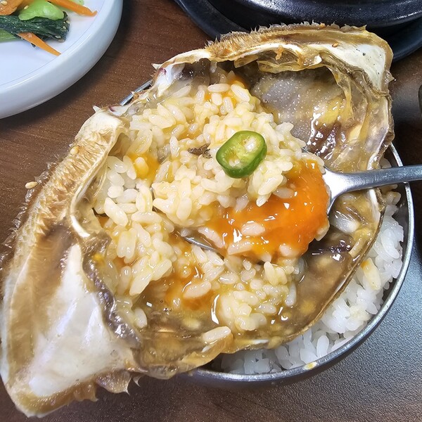 진미식당의 게장 - 식신앰배서더 시현