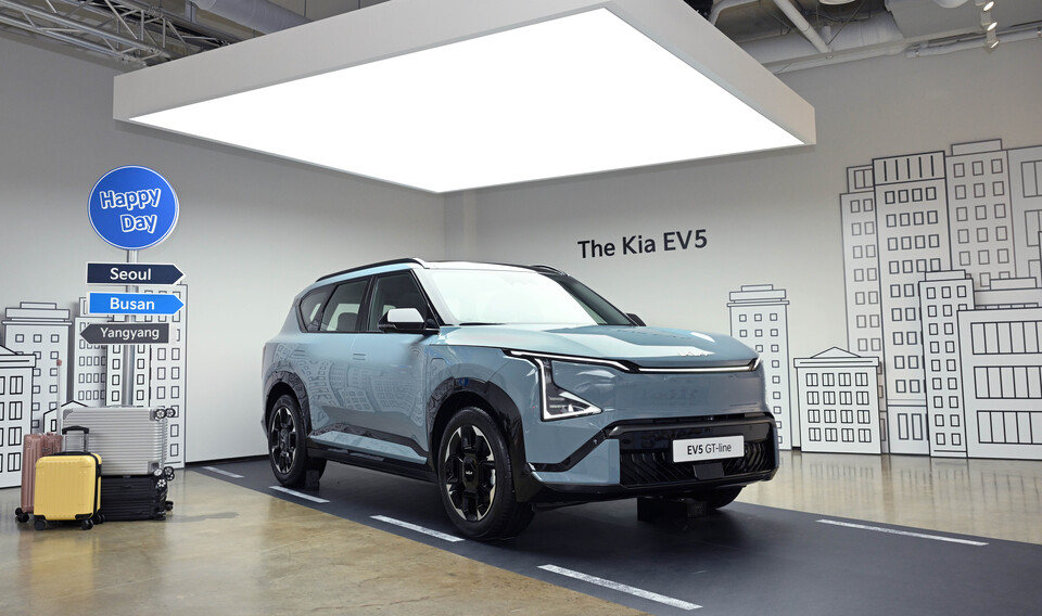 EV5 미디어 데이 행사장에 전시된 EV5 GT-라인. [기아 제공]
