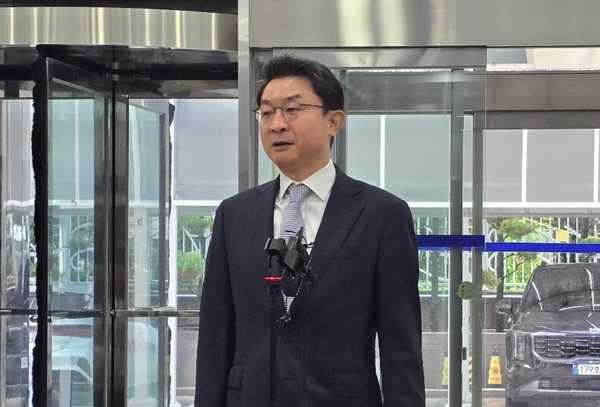 이억원 금융위원장 후보자가 청문회에 앞서 기자들과 인터뷰를 진행하고 있다. [사진=파이낸셜포스트 DB]