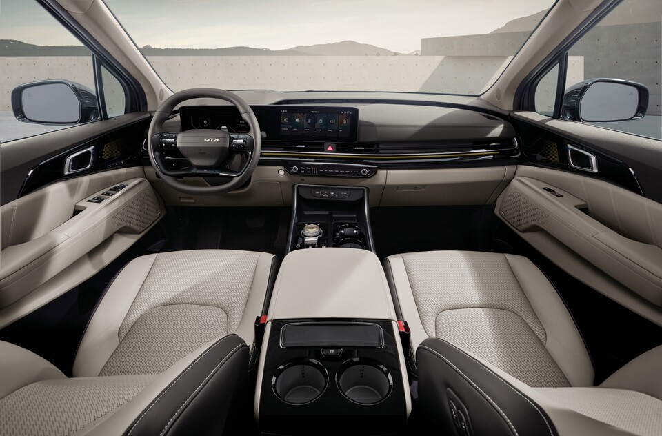 The 2026 카니발 하이리무진 내장. [기아 제공]