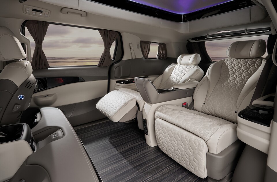 The 2026 카니발 하이리무진 내장. [기아 제공]