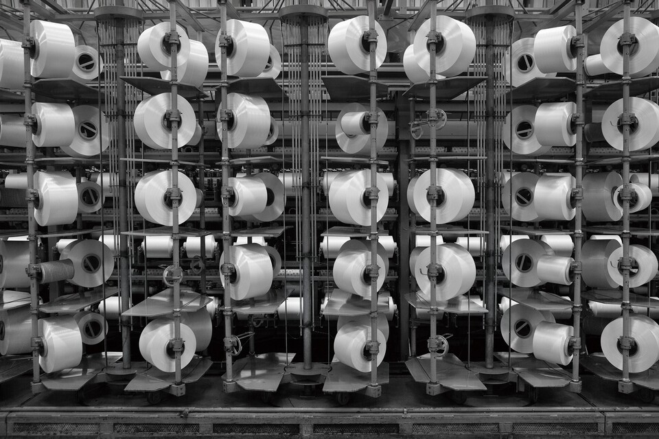 효성티앤씨 구미공장에서 생산되고 있는 친환경 섬유 리젠 폴리에스터. [효성티앤씨 제공]