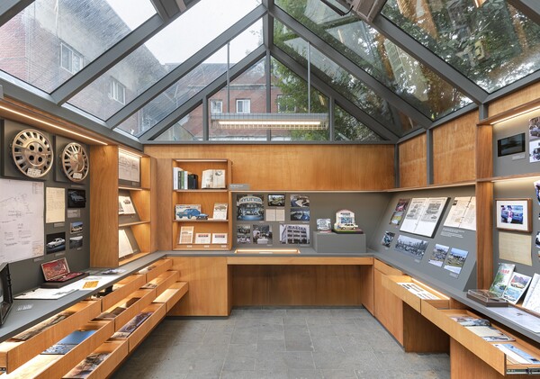 'By your side – 스텔라 & 쏘나타' 전시 온실 공간 내부 전경