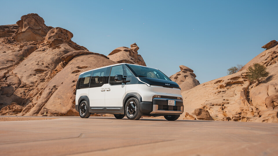 기아가 사우디아라비아 리야드(Riyadh)에서 사우디 기가 프로젝트(Giga Project) 중 하나이자 프로그램 추진 주체인 RSG(Red Sea Global)와 PV5 실증사업을 시작한다고 29일 밝혔다. [기아 제공]