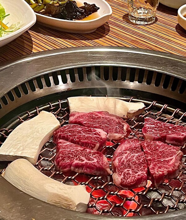 새벽집의 꽃등심 - aze_yeon님의 인스타그램