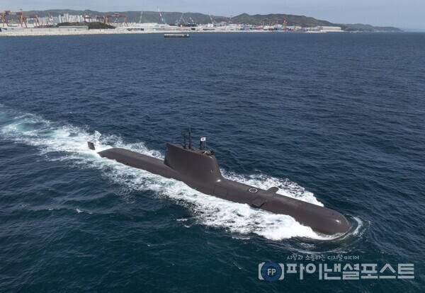 HD현대중공업이 건조해 2016년 대한민국 해군에 인도한 장보고-Ⅱ(214급) 잠수함 ‘윤봉길함’의 시운전 모습. [HD현대 제공]