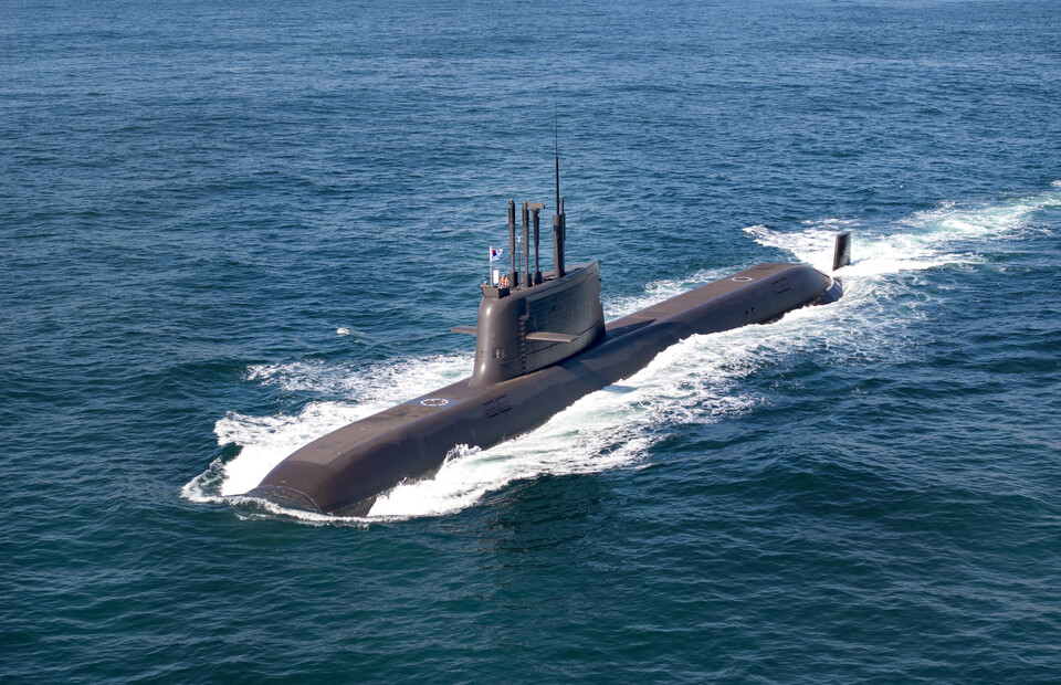 HD현대중공업이 지난해 4월 대한민국 해군에 인도한 3천톤급 최신예 잠수함 '신채호함' [HD현대중공업 제공]