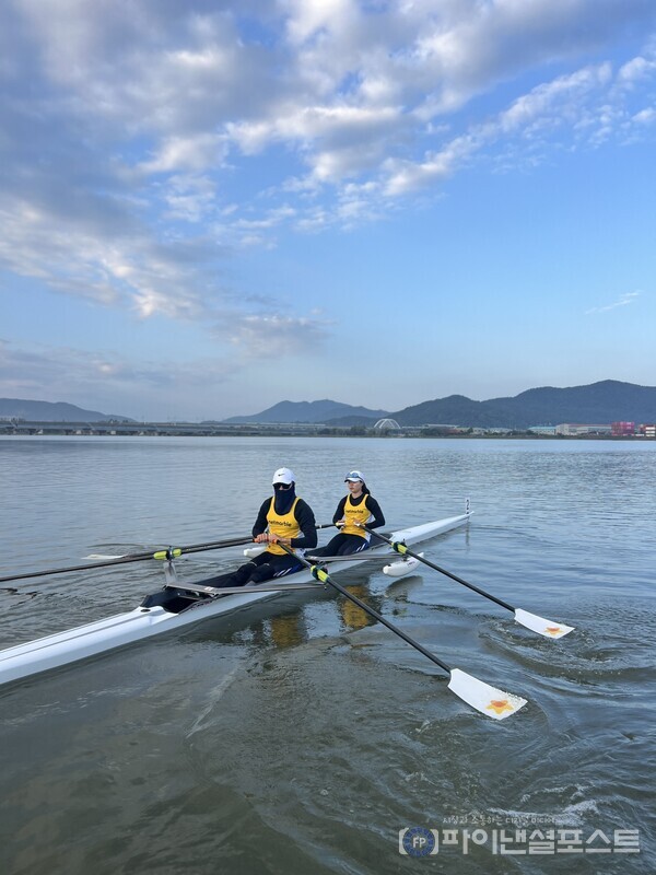 왼쪽부터 이봉희 선수, 강현주 선수 [넷마블 제공]