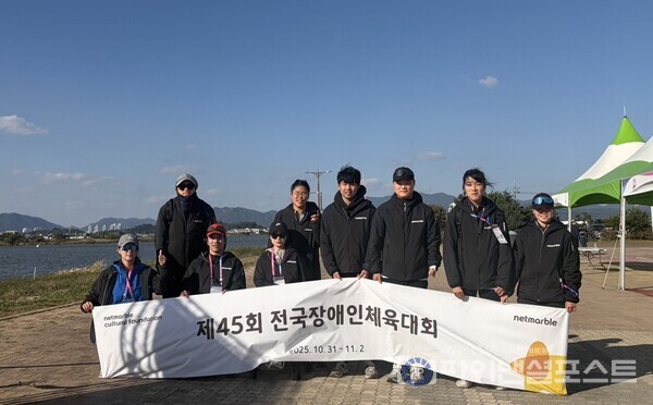 왼쪽부터 이봉희 선수, 전숭보 선수, 임효신 선수, 한은지 선수, 이승주 선수, 강이성 선수, 배지인 선수, 강현주 선수 [넷마블 제공]