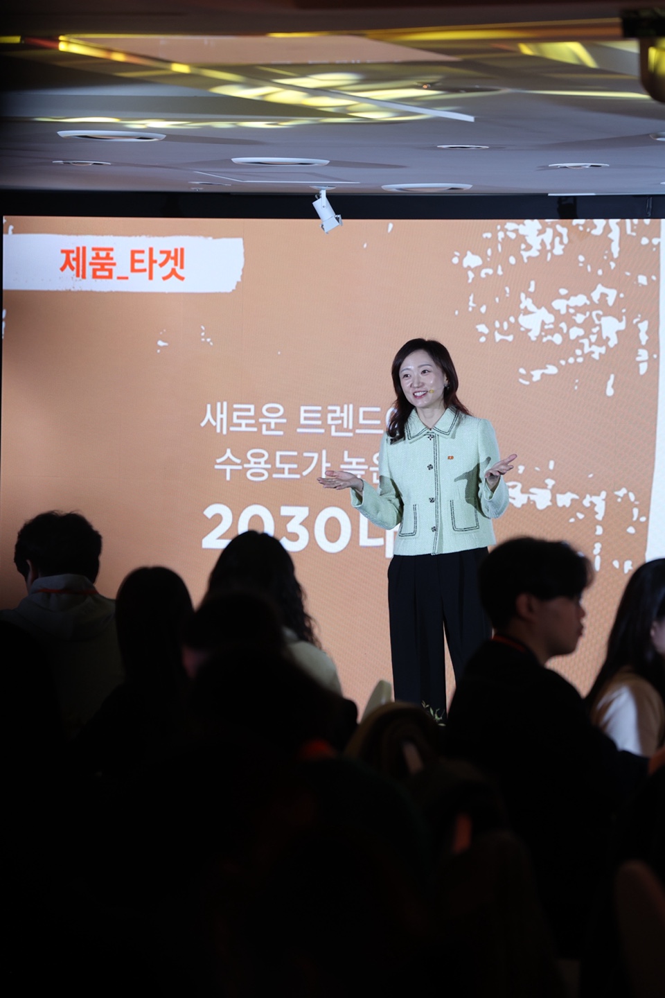 채혜영 삼양브랜드부문장이 신제품 발표를 진행하고 있다. [삼양식품 제공]