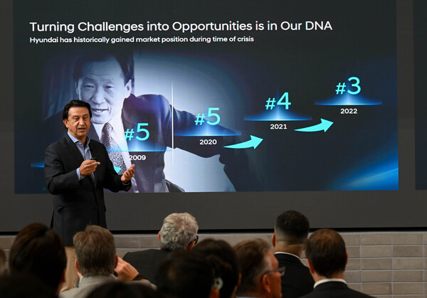 호세 무뇨스 사장이 타운홀 미팅에서 메시지를 전달하고 있다 [현대차 제공]