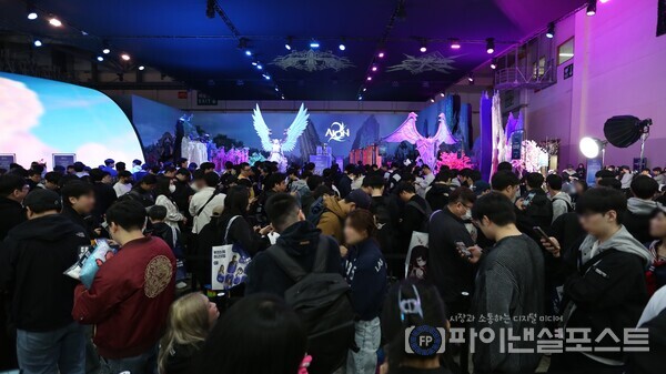 엔씨소프트의 지스타 2025 아이온2 시연 부스 전경. [엔씨소프트 제공]