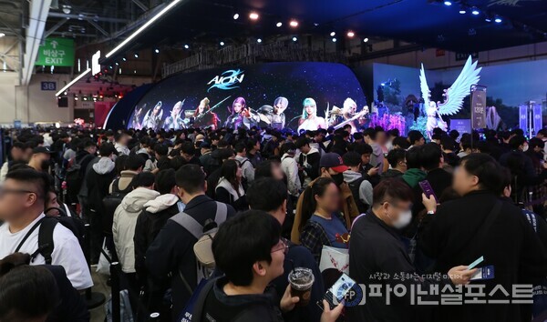 엔씨소프트의 지스타 2025 아이온2 시연 부스 전경. [엔씨소프트 제공]