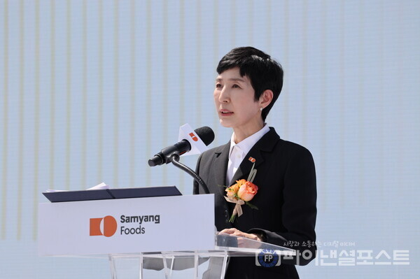 삼양식품 밀양 제2공장 준공식에서 기념사하는 김정수 부회장 [삼양식품 제공]