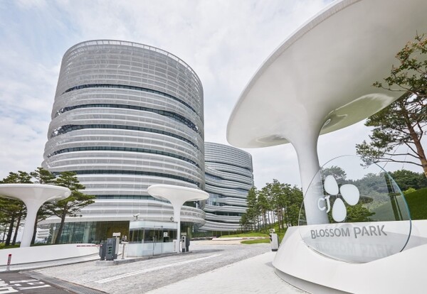 CJ그룹이 세운 각 사업부문의 융·복합 R&D 연구소인 'CJ 블로썸파크' 전경 [사진=CJ그룹]