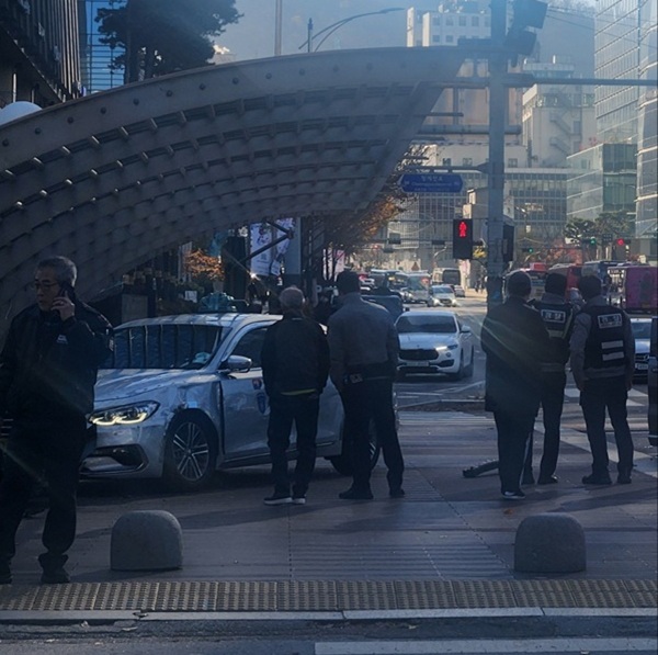 서울 시내에서 자동차사고가 난 모습. [사진=김주승 기자]