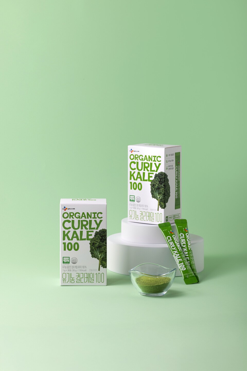 건강기능식품 전문 기업 CJ웰케어가 '유기농 컬리케일 100'을 출시했다고 18일 밝혔다. [CJ웰케어 제공]