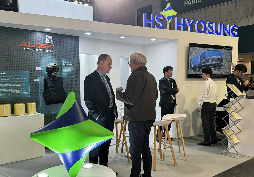 프랑스 파리에서 열리는 ‘밀리폴 파리 2025’의 HS효성첨단소재 부스 전경. [HS효성첨단소재 제공]