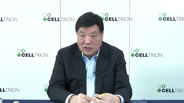 온라인 기자 간담회에서 발언하고 있는 서정진 셀트리온 회장 [셀트리온 제공]