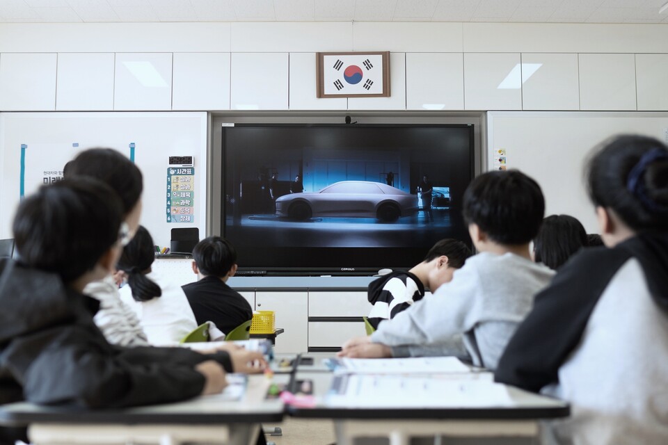 전북 익산 여산초등학교 '미래모빌리티의 이해' 수업 모습. [현대차 제공]
