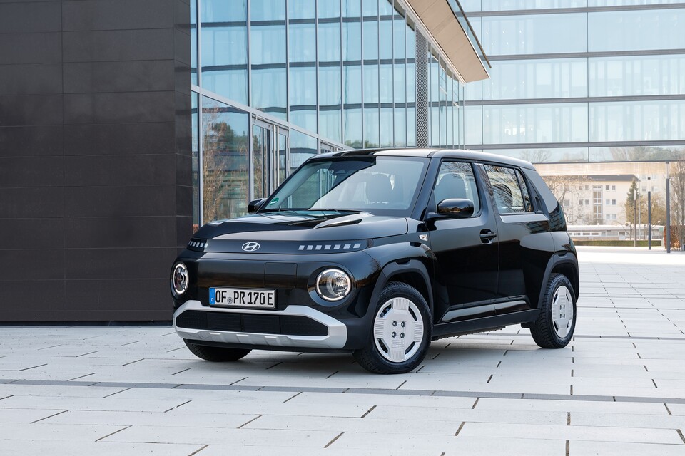 현대차는 캐스퍼 일렉트릭이 독일 유력 자동차 전문 매체 '아우토빌트(Auto Bild)'와 주간지 '빌트 암 존탁(Bild am Sonntag)'이 공동 주관하는 '2025 골든 스티어링 휠 어워드(Golden Steering Wheel Awards)'에서 '2만5000 유로 미만 최고의 차(best car under €25000)'로 선정됐다고 21일 밝혔다. [현대차 제공]