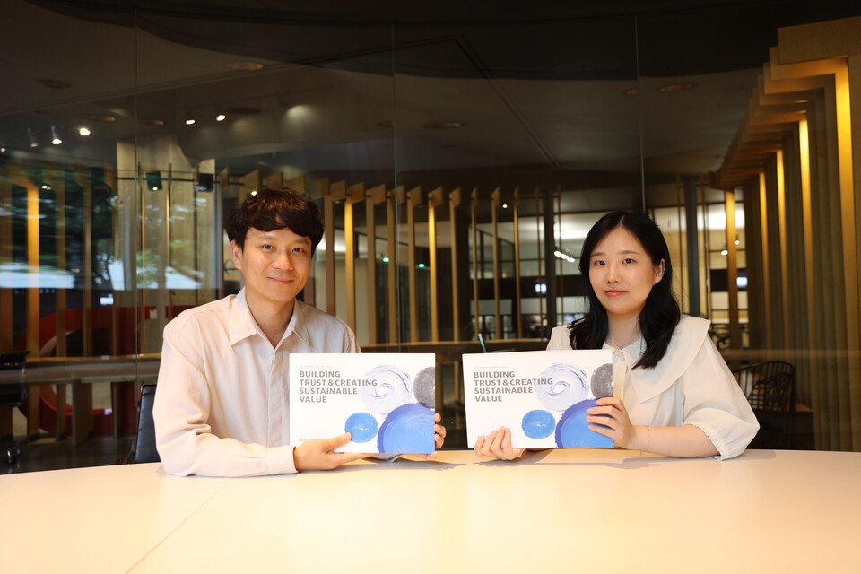 HDC현대산업개발이 한국ESG기준원(KCGS)의 2025년 ESG 평가 및 등급 공표에서 2년 연속 통합 A등급을 획득했다. (HDC현대산업개발의 2025 지속가능경영보고서). [HDC현대산업개발 제공]