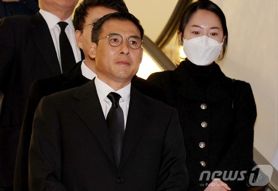 조현문 전 효성 부사장이 30일 오후 서울 서대문구 연세 세브란스 장례식장에 마련된 故조석래 효성그룹 명예회장 빈소에 도착하고 있다.