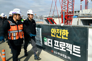 '구원투수' 코오롱글로벌 김영범號, 공사현장 추락사고에 첫발부터 삐걱 - 뉴스 썸네일 이미지