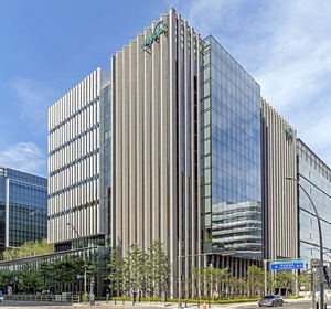 [제약업계 3·4세 승계] 한독 '3세' 김동한, 헬스케어 분야 주도...반등 ... - 뉴스 썸네일 이미지