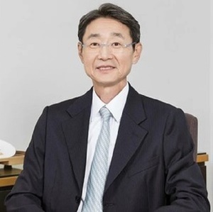 [신성장 엔진 장착] 농심 신동원, 라면 넘어 건기식·뷰티·스마트팜으... - 뉴스 썸네일 이미지